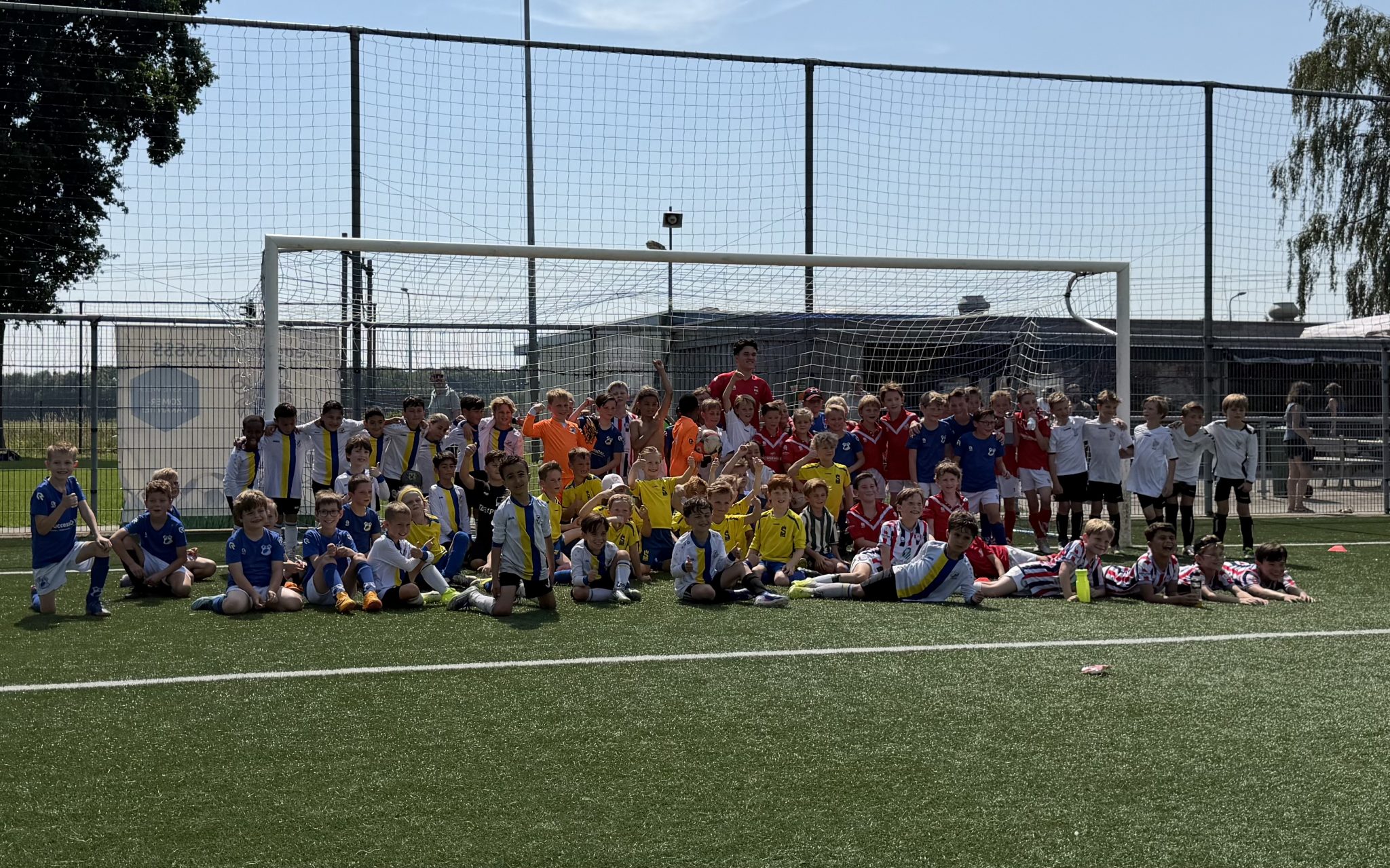 Eerste editie Boomrooierij Weijtmans JO8 Toernooi bij SvSSS groot succes